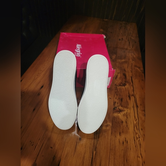 Black Alegria Parker Bootie NWT 38 8 8.5 - Picture 5 of 11